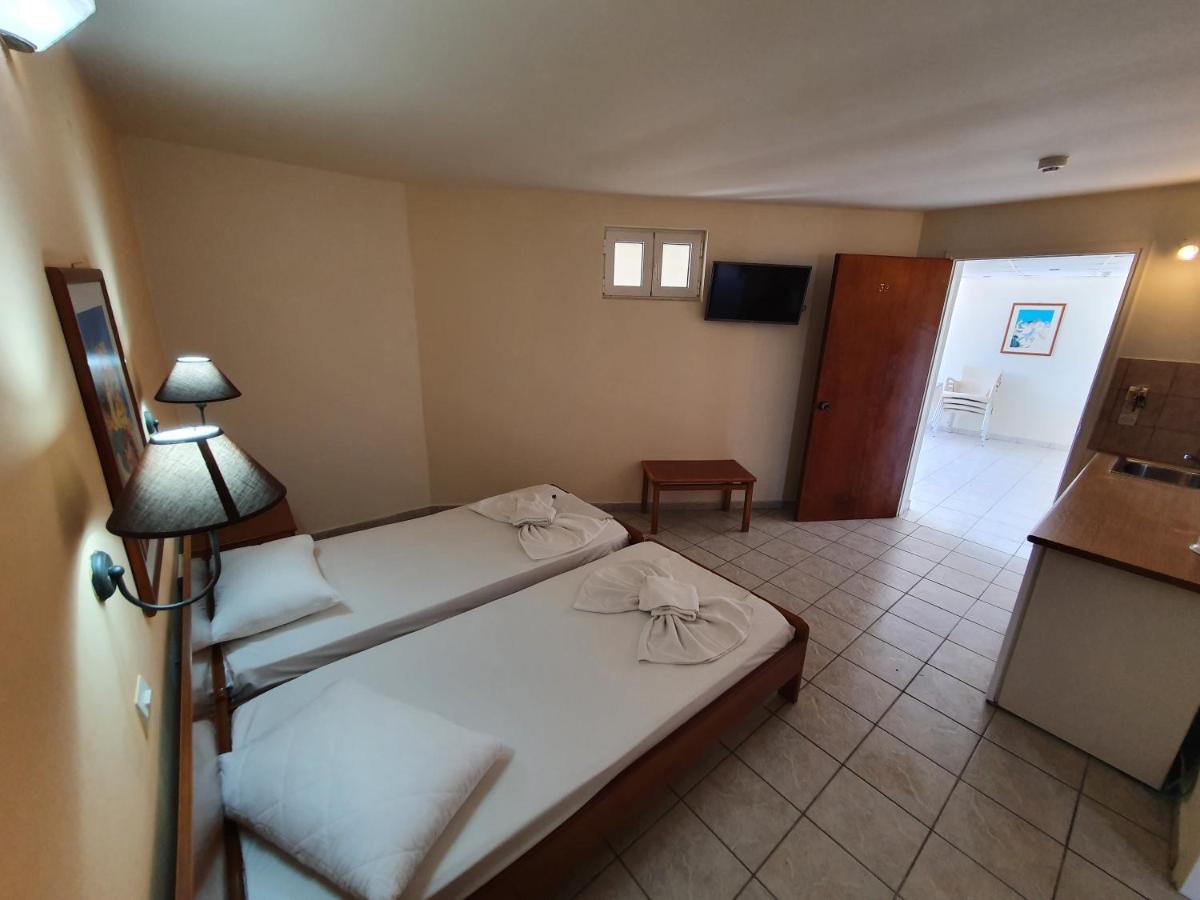 لاغاناس Vivian Hotel المظهر الخارجي الصورة