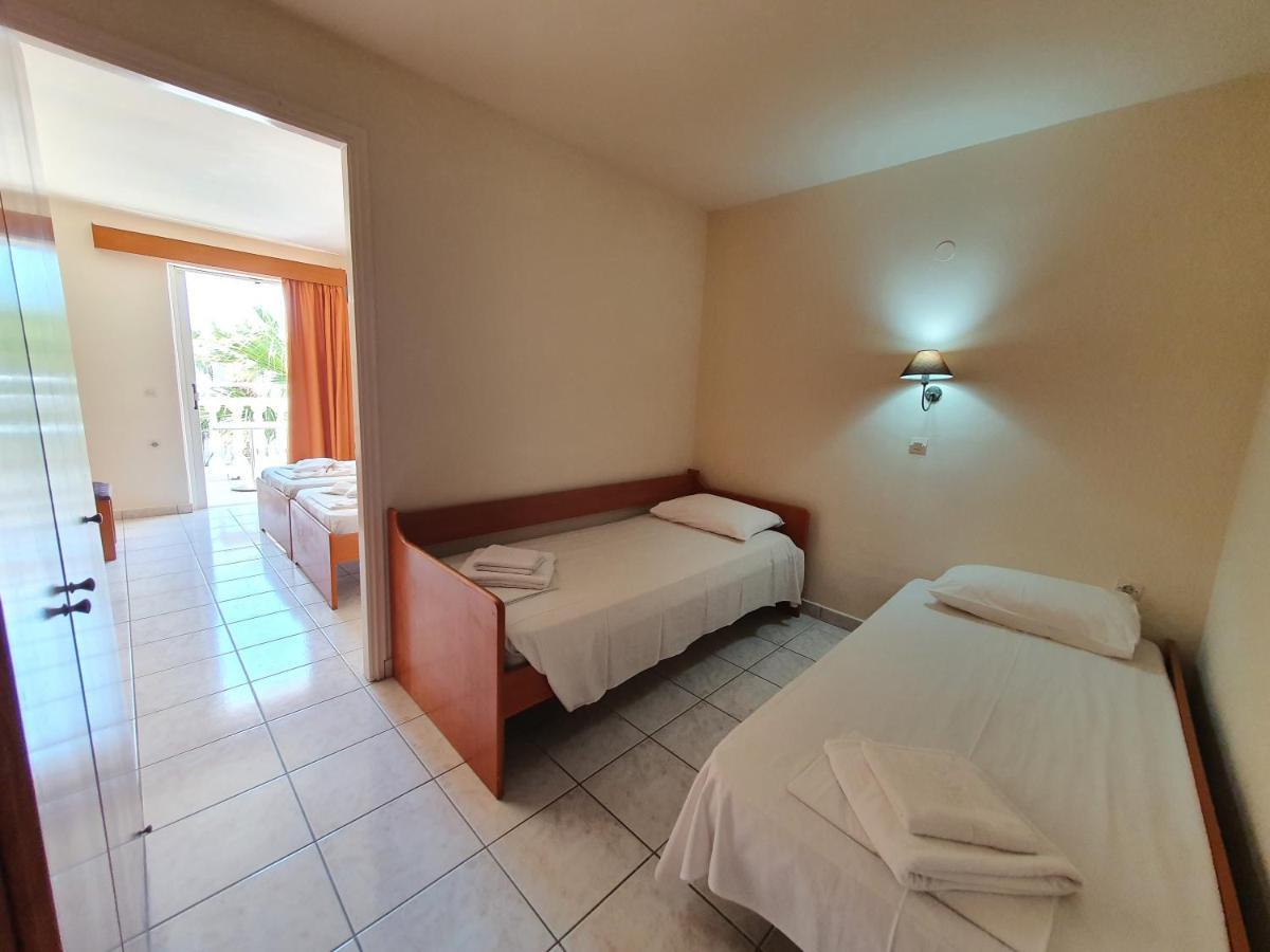 لاغاناس Vivian Hotel المظهر الخارجي الصورة