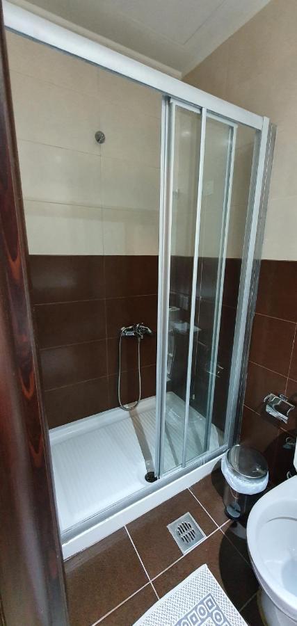لاغاناس Vivian Hotel المظهر الخارجي الصورة