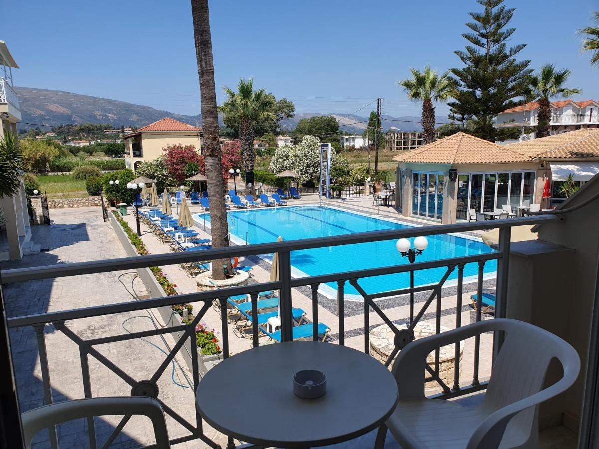 لاغاناس Vivian Hotel المظهر الخارجي الصورة