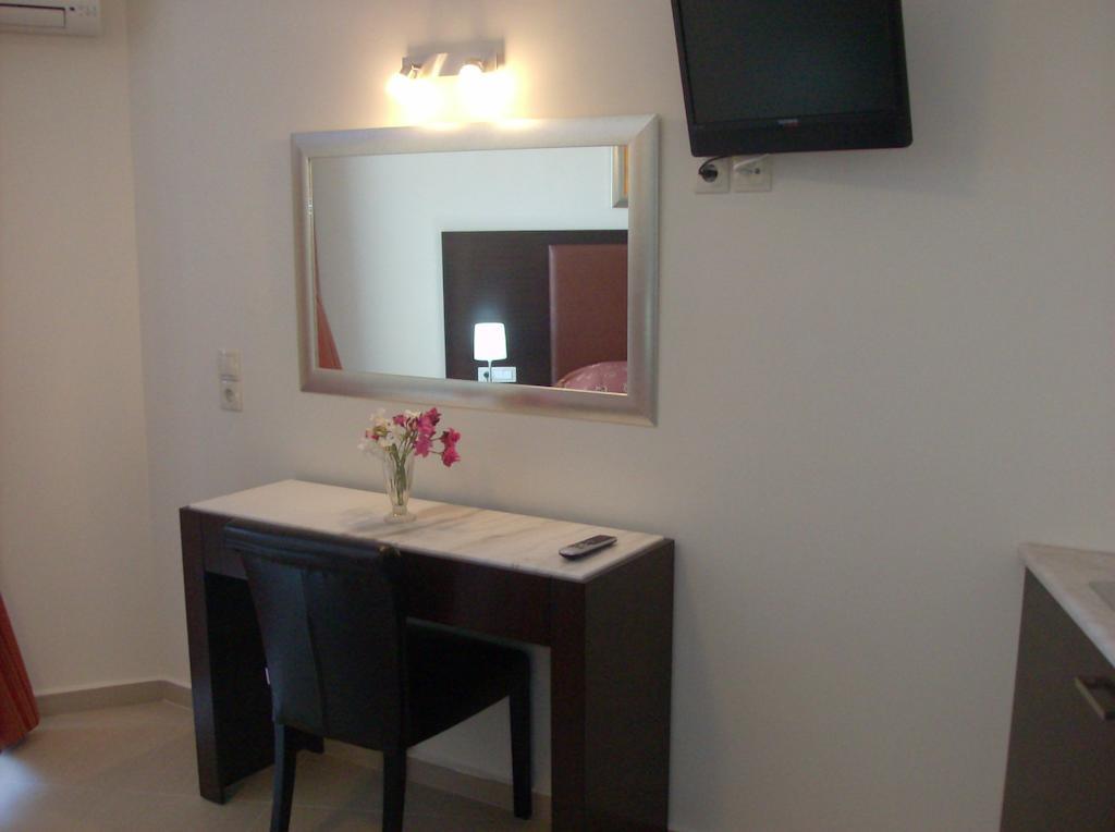 لاغاناس Vivian Hotel الغرفة الصورة