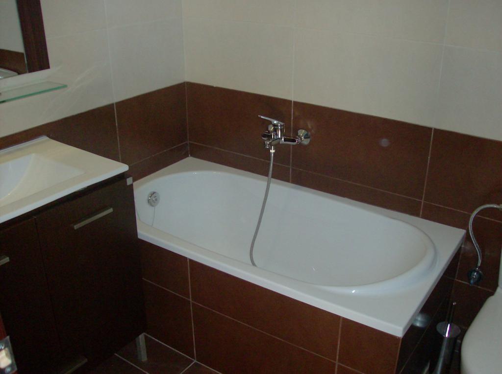 لاغاناس Vivian Hotel الغرفة الصورة